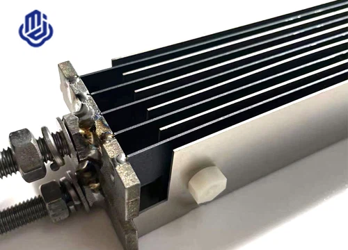 Titano elektrodas druskos vandens elektrolizei